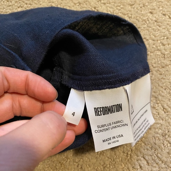 Reformation off shoulder crop button front top navy - Picture 5 of 6